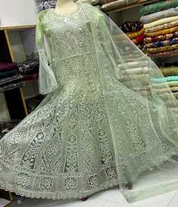 Venta caliente boda paquistaní Maxi Long Flair con bordado único y piedra de espejo trabajo manual al por mayor precio de fábrica - Product Image 3