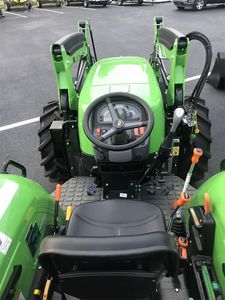 รถแทรกเตอร์ Deutz-Fahr 4080E 60 แรงม้า 80 แรงม้า ขับเคลื่อน 4 ล้อ พร้อมห้องโดยสารติดแอร์ เครื่องยนต์ดีเซล เครื่องจักรกลการเกษตร รถแทรกเตอร์สำหรับฟาร์ม ยอดขายสูงสุด - Product Image 4