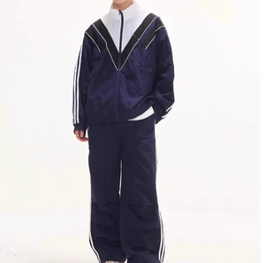 ชุดวอร์มลำลองผู้ชายรุ่นใหม่ล่าสุด ผ้าโพลีเอสเตอร์/คอตตอนเนื้อแน่น ระบายอากาศได้ดี เสื้อแจ็คเก็ตแบบซิป กางเกงขายาว สำหรับฤดูหนาว - Product Image 1