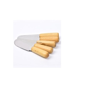 Ensemble de couteaux à fromage en acier inoxydable durable 4 pièces fait à la main avec des outils à fromage à manche en bois - Product Image 5