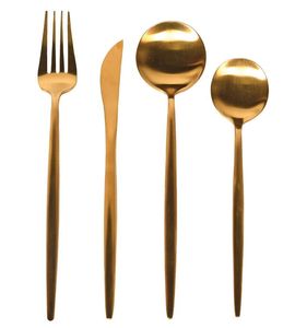 Ensemble de couverts en métal poli très brillant pour des dîners exclusifs, des présentations gastronomiques et des photographies culinaires - Product Image 5