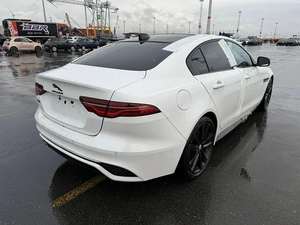 Super Offre Promotionnelle : Toyota XE RHD D200 MHEV Édition Limitée 2023 d'occasion, Transmission Intégrale, Diesel 2.0L, Boîte Automatique 8 Vitesses, 204 ch - Product Image 4