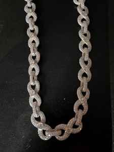 Chaîne cubaine plaquée rhodium de luxe sertie de diamants avec collier orthodoxe en moissanite VVS pour cadeau et fête - Product Image 3