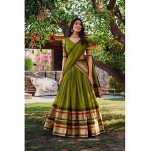 ชุดผ้าไหมแท้ Chanderi สวยสวยสง่าพร้อมขอบ zari ทอมือสำหรับเทศกาลและงานแต่งงาน - Product Image 1