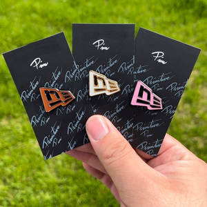 Spot Groothandel Hoed Spelden Muts Revers Dennen Metalicos <span class=keywords><strong>Kawaii</strong></span> Diamant Email Pinnen Cap Kettingpen - Product Image 1