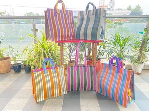 ถุงช้อปปิ้งผ้าไนลอนรีไซเคิลและพลาสติก PP ทอลายทางแบบถักด้วยมือผลิตในตลาดที่เป็นมิตรต่อสิ่งแวดล้อมของอินเดียถุงขายส่ง - Product Image 4