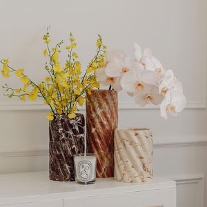 Jarrón de Flores de Mármol de Marca Privada para Decoración de Mesa, Mejora la Estética del Hogar con un Diseño de Piedra Natural Atemporal - Product Image 4