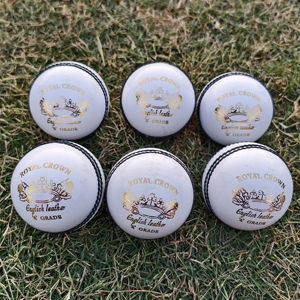Pelota de críquet de cuero blanco duradero, estructura de 4 piezas, logotipo personalizado, pelota de partido y práctica, precio de fábrica - Product Image 1