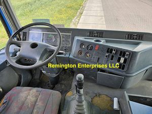 Camion benne d'occasion Mercedes-Benz 3240 8x4 de 1998, capacité 50t, diesel, poids lourd, pour transport et travaux d'ingénierie - Product Image 6