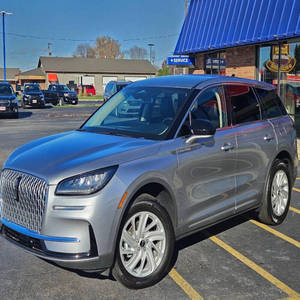 Lincoln Corsair 2024 d'occasion en parfait état - Product Image 1