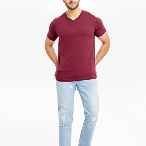 100% เสื้อยืดคอวีคอวีสำหรับผู้ชายทรงโอเวอร์ไซส์ผ้าถักสีพื้น - Product Image 1