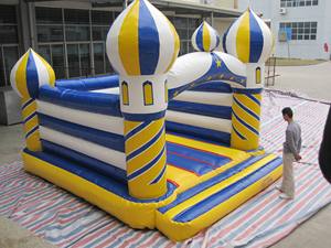 Châteaux gonflables en PVC Royal Palace pour le plaisir et les sauts en plein air des enfants - Product Image 3