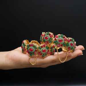 Juegos de Brazaletes Churi de Bajo Pedido Mínimo para Niñas, Estilo Elegante, Brazaletes Churiyan Hechos a Mano en India, Joyería para Mujer Disponible a Precio Económico - Product Image 3