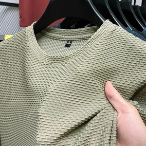 T-shirt à manches courtes en maille bambou glace soie T-shirt décontracté polyvalent été élastique amincissant pour hommes en stock - Product Image 2