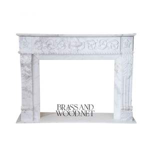 Chimenea de Mármol Blanco Tallada a Mano de Estilo Francés Real de Lujo con Detalles Ornamentales de Latón - Product Image 2