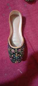 The Most Latest <b>Khussa</b> Shoes for Women Embroidered Ladies <b>Khussa</b> Footwear Embroidered Velvet Women's <b>Khussa</b> Flats Flat Sandals - Product Image 4