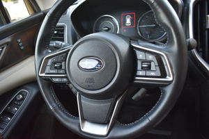 Offre exceptionnelle : Subaru Ascension Touring 7 places AWD 2020 d'occasion, propre et prête à être expédiée - Product Image 2