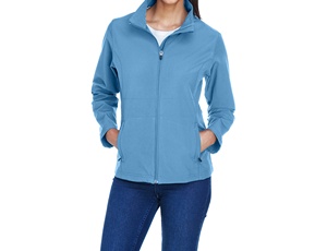 Veste imperméable à capuche pour femme avec logo et design personnalisés, coupe-vent softshell léger, manteau d'extérieur en tissu respirant - Product Image 3