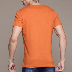 Vente en gros de t-shirt imprimé du fabricant à prix raisonnable pour hommes vêtements de rue de haute qualité t-shirt pour hommes à la mode - Product Image 2