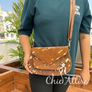 กระเป๋าถือหนังขนโลหะมาใหม่กระเป๋าสะพายสไตล์ยิปซี Boho หนังแท้วินเทจสไตล์ตะวันตกอเนกประสงค์กระเป๋าสะพายข้าง - Product Image 1