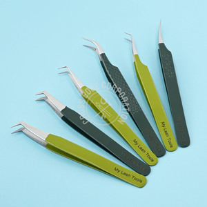Nouvelle Arrivée Pince à Cils à Pointe en Fibre Verte Courbée Classique pour Extensions de Cils en Acier Inoxydable Outil Antidérapant - Product Image 1