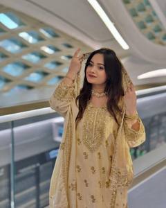 ผ้าไหมสีขาวปักลายสวยงาม - Product Image 5