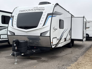 Tarif d'enchère 2024 2025 Caravane pliante ultra-légère Coachmen RV Freedom Express pour le camping mobile - Product Image 4