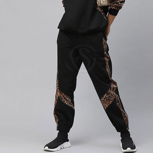 Ensemble de survêtement long en molleton pour femmes, personnalisé, hiver, uni, lavé, haut court, 2 pièces, haute qualité, vente en gros - Product Image 5