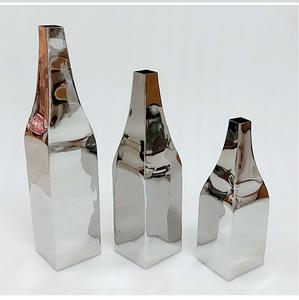 Ensemble de vases à fleurs en métal décoratif argenté élégant pour la maison, le bureau, design artistique moderne, surface polie, aspect élégant - Product Image 1