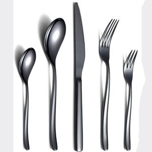 Élégant ensemble de couverts en acier inoxydable 4 pièces avec poignées torsadées style américain moderne dans le ton argenté pour un repas de haute qualité - Product Image 3