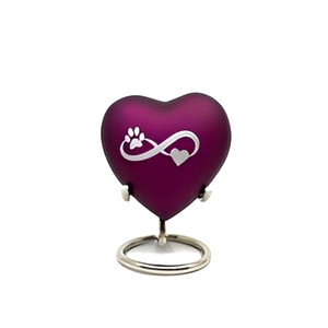 Nuevos accesorios funerarios Urnas de cremación en forma de corazón de latón Proveedor mayorista de cremación de corazón de latón Precios bajos Hecho India 2024 - Product Image 1