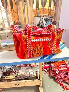 Sacs de sport matelassés Kantha faits à la main, sacs de voyage en coton vintage, patchwork indien, coton recyclé, léger, grande capacité - Product Image 5