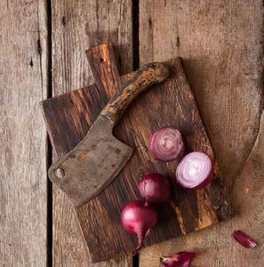 Tabla de cortar de madera con estilo, diseñada para complementar la estética de cocina contemporánea con funcionalidad confiable - Product Image 2