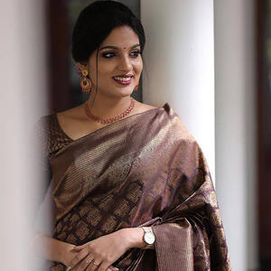 ผ้าส่าหรีผ้าไหมนุ่มสำหรับเจ้าสาวชุดเทศกาลแต่งงานจากผู้ผลิตอินเดียขายส่งราคาออกแบบล่าสุด - Product Image 3