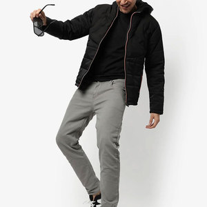Chaqueta acolchada de estilo más nuevo para hombre, chaqueta de burbuja de estilo de invierno de tela de lona con cuello levantado, el mejor precio del fabricante pakistaní - Product Image 3