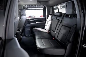 GMC Sierra 3500HD Denali Crew Cab Turbo AWD 2024, conduite à gauche, faible kilométrage, prix en stock, prêt à être expédié - Product Image 6