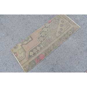 พรมวินเทจตุรกีขนาดเล็ก 1.5x3.7 ฟุต สีน้ำตาลชมพูลายจุด - Product Image 3