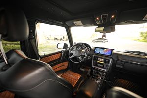 2015 G63 AMG 6x6 Conversión con Ejes Portales Inspeccionados, Interior Designo, V8 Biturbo de 5.5L, ~35,500 Millas - Product Image 5