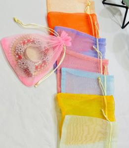 ชุดเชิงเทียนและชุด labh shubh สไตล์อินเดียที่สวยงามพร้อมชุดของขวัญ potli ออร์แกนสำหรับงานเลี้ยงเล็กบ้าน - Product Image 2