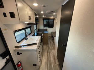 VENDEDOR VERIFICADO DE J-a-y-c-o J-a-y F-l-i-g-h-t Slx 210QB USADO DEL 2026 DISPONIBLE PARA LA VENTA - Product Image 3