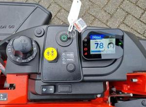 Cortadora de Césped Eléctrica de Giro Cero Kubota ZE-481 con Plataforma de 48 Pulgadas y Batería - Product Image 6