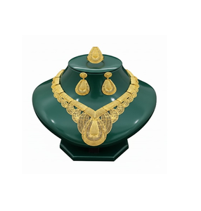 Collar de Mujer Más Vendido, Chapado en Oro de 24K, Collar de Aspecto Premium que Ofrece un Brillo Duradero y una Belleza Clásica de la India - Product Image 2