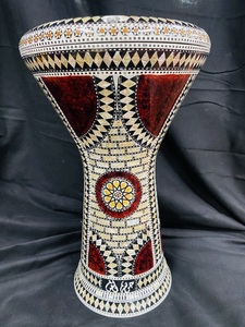 Gawharet El Fan Égyptien pour Darbuka Doumbek, Instrument de Percussion Artisanal en Aluminium Mosaïque Bourgogne, Tailles Disponibles 22 23 - Product Image 4