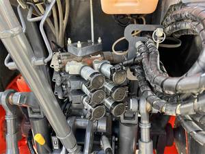 รถแทรกเตอร์คูโบต้า M4N-071HDC12 MFWD ปี 2022 - 73 แรงม้า: อเนกประสงค์ เชื่อถือได้ และมีประสิทธิภาพ รถแทรกเตอร์ประสิทธิภาพสูงสำหรับงานที่ต้องการความทนทาน - Product Image 6