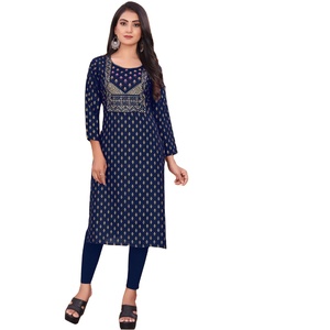 Alta demanda Diseñador Rayon Foil Print con Sequence Work Kurti con pantalón de fabricante indio a precio mayorista - Product Image 1