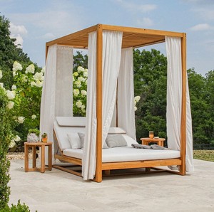 Cama de Día Doble Tipo Cabaña para Exteriores, de Madera de Teca Sólida Premium, con Cortinas de Privacidad - Product Image 1