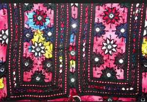 Antique Afghani Banjara Robe Vintage Bohème Unique Brodé À La Main Robe Écologique avec Paillettes Perles Boutons - Product Image 2