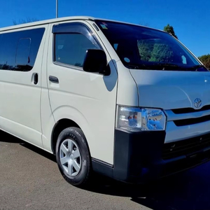 Minibús Toyota Hiace Usado del 2018 ¡Listo para Conducir! En Buen Estado - Product Image 1