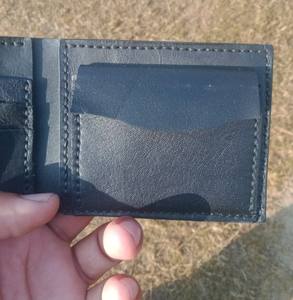 Portefeuille miniature en cuir de vachette personnalisé avec logo Anwar Enterprises, poche à monnaie, rabat, fonction anti-vol RFID, doublure en polyester, fermeture ouverte - Product Image 5