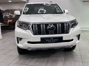 Toyota Land Cruiser 2.8D invencible de 4WD Euro 6 5dr (7 asiento) RHD - Product Image 3